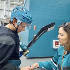 Heather-meetign-SJ-Sharks-player